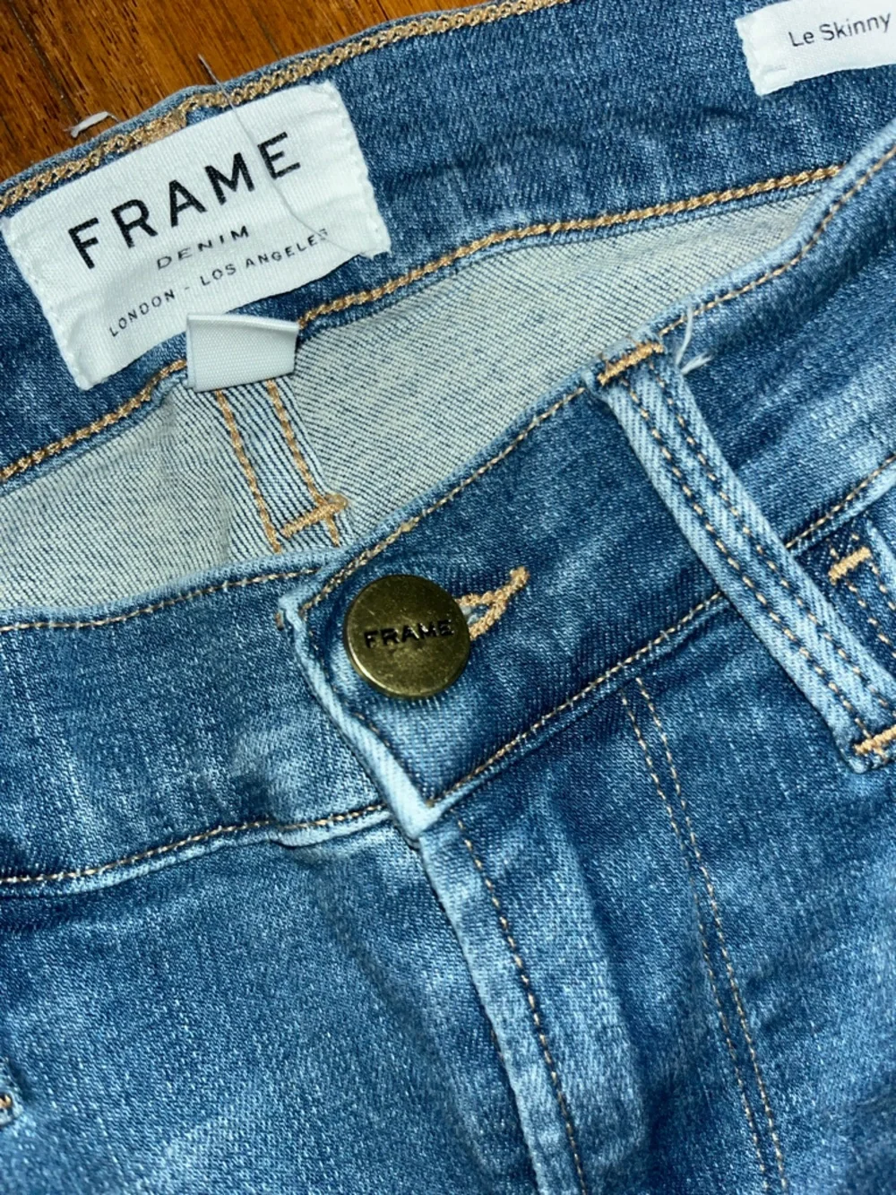FRAME Le Skinny de Jeanne